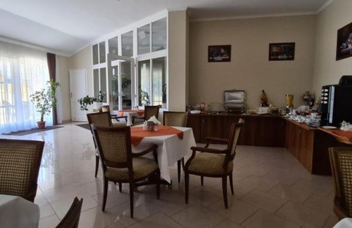 Hatvan Bed & Breakfast | Korona Panzió