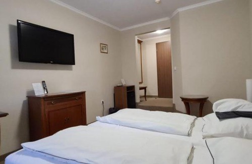 Hatvan Bed & Breakfast | Korona Panzió