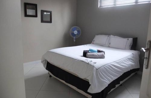 Ekurhuleni Apartment | Korsmans Retreat - Large Modern Self-Catering Flat