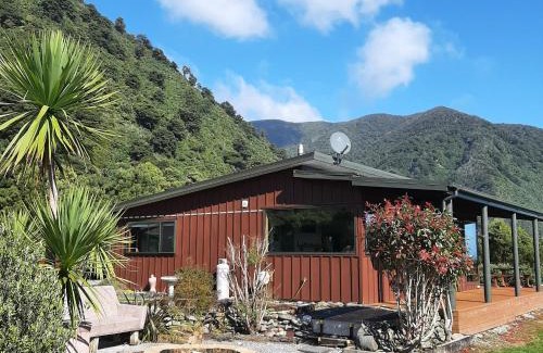 Barrytown House | Koru Beachfront Holiday Cabins & Hot Tub