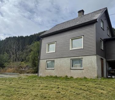 Tysnes House | Koselig hus i landlige omgivelser