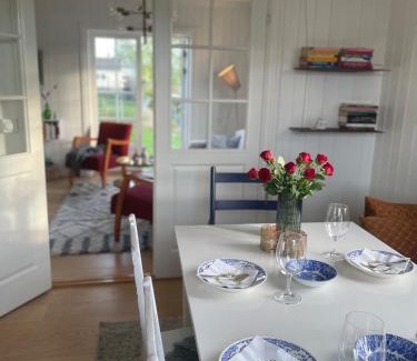 Lillehammer Villa | Koselig hus med stor og solrik hage