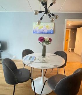 Kongsberg Apartment | Koselig leilighet med et skritt unna skibakken!