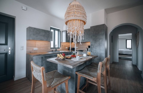 Naousa Hotel | Kosmitis Suites & Villas