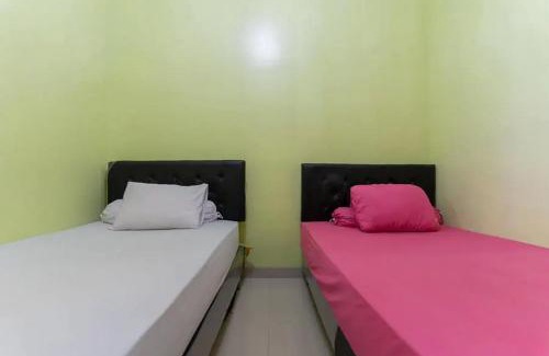 Ciputat Hotel | Kostawira Syariah Bintaro Mitra RedDoorz