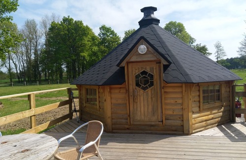 Corcoue-sur-Logne Cabin | KOTA FINNISH NATURE, FISHING, RELAXATION. BREAKFAST INCLUDED