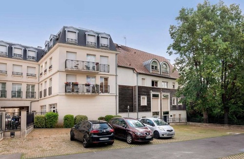 Corbeil-Essonnes Apartment | Kota Kalou Joli Apartment
