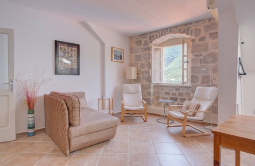 Perast House | Kotor Bay View Apartment in Perast