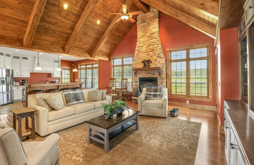 Wyatt House | Kountry Lane Stables | Horse Farm w/HOT TUB + Fire Pit!