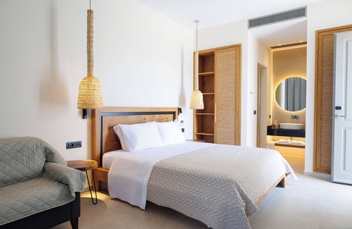 Naousa Hotel | Kouros Blanc Resort & Suites