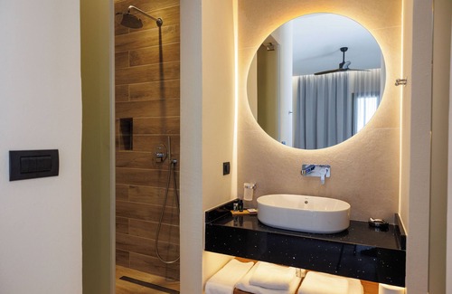 Naousa Hotel | Kouros Blanc Resort & Suites