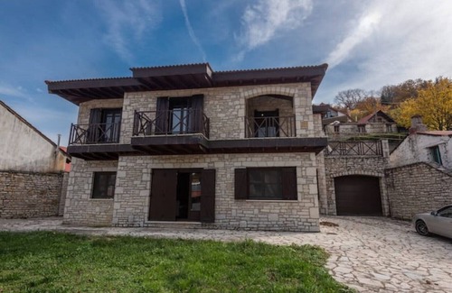 Karpenisi House | Kourtis Family Mansion