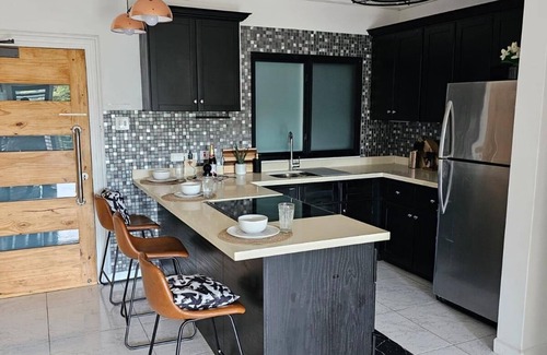 Havendale Apartment | KoziKasa-Violet View’s is a 1-bedroom apartment in awesome Kingston with AC,WiFi