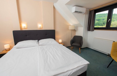 Cerklje ob Krki Hotel | Kozjanski dvor