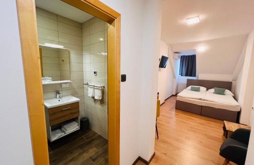 Cerklje ob Krki Hotel | Kozjanski dvor