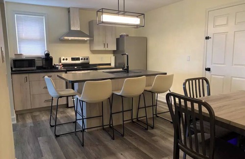 Lincoln House | Kozy on Kingn