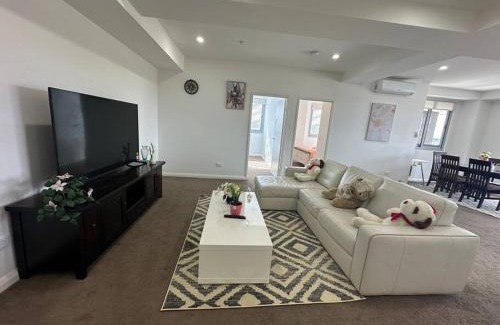 Blacktown Apartment | KozyGuru/Blacktown/3 Bedroom APT/NBL005