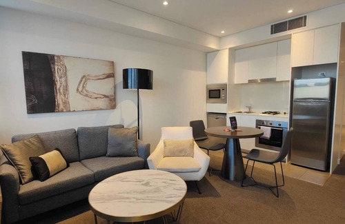 Chatswood CBD Apartment | KozyGuru | Chatswood | Convenient 1 Bed Studio Apt