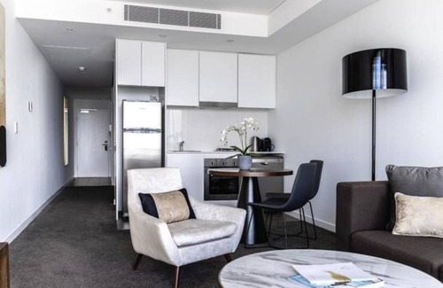 Chatswood CBD Apartment | KOZYGURU | Chatswood | Luxury Studio | Walk to Chatswood Chase