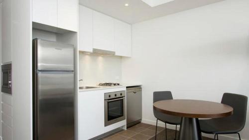 Chatswood CBD Apartment | KOZYGURU Chatswood Luxury Studio Walk to Chatswood Chase NCH088-721