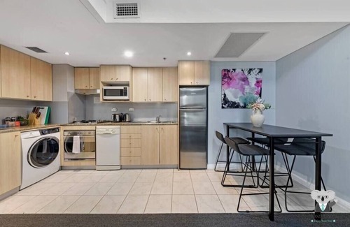 Haymarket Apartment | KozyGuru | Haymarket | 2B Apt at CBD
