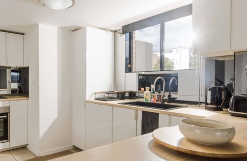 Homebush West Apartment | KozyGuru | Homebush West | Modern 2R Apt + Parking