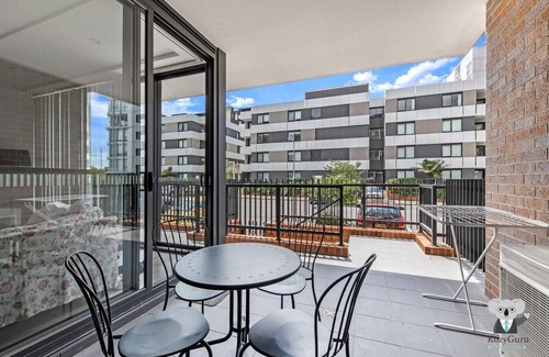 Penrith Apartment | KozyGuru | Penrith | 2 Bed 2 Bath Apt Free Parking