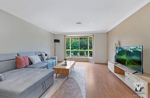 Penrith Apartment | KozyGuru | Penrith | Cosy 4BED House | Free Internet