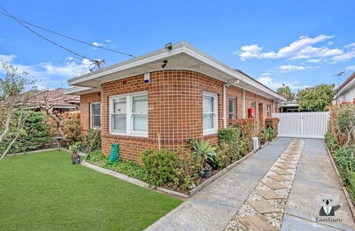 Rockdale House | KozyGuru | Rockdale | Spacious 2 Bedrooms House