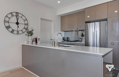 Wentworth Point Apartment | KozyGuru | Wentworth Point | 2B APT+Free Parking