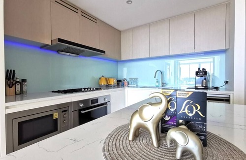 Wentworth Point Apartment | KozyGuru | Wentworth Point | 1 Bed Waterview Apt