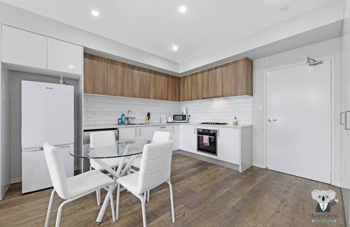 Wentworthville Apartment | KozyGuru | Wentworthville | 2 Bed 2 Bath Apt
