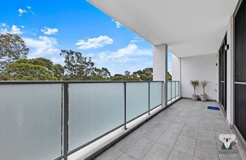 Wentworthville Apartment | KozyGuru | Wentworthville | 2 Bed 2 Bath Apt