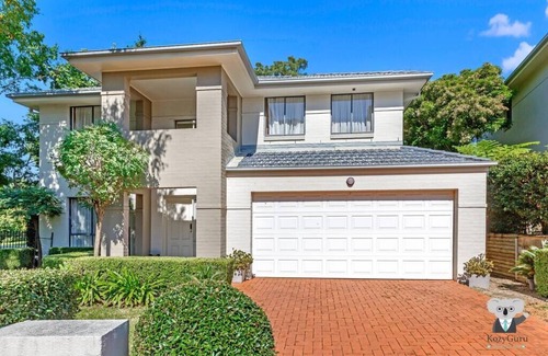 Westleigh House | KozyGuru | Westleigh | 4 bed room | Free parking