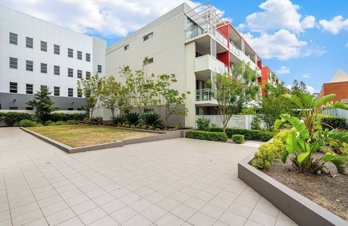 Westmead Apartment | KozyGuru | Westmead | Modern Apt | Near Hospital