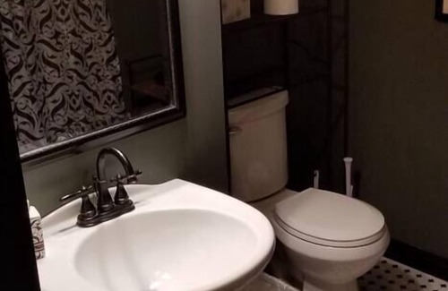 Sioux Falls Bed & Breakfast | KP117 Historic Victorian Inn Upper Lofts 3rd Floor