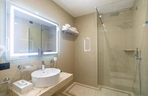 Vlore Hotel | Kraal Hotel Vlore