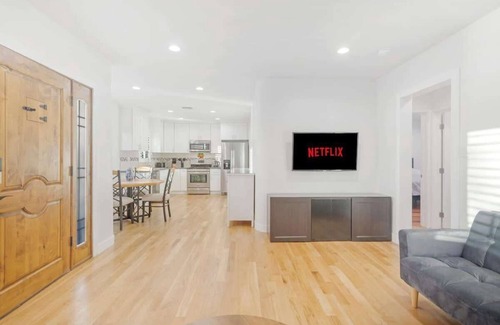 North Hollywood House | Kraft Urban Getaway S