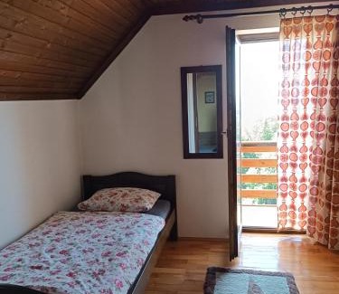 Kranj House | Kralj Matjaž - the green escape under Alps
