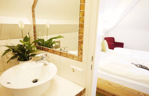 Burkheim Hotel | KreuzPost Hotel Restaurant Spa