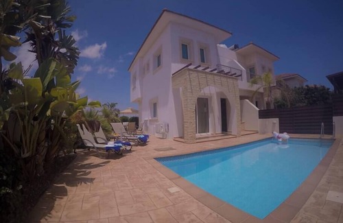 Paralimni Villa | Kristina Villa - private pool, wifi and BBQ