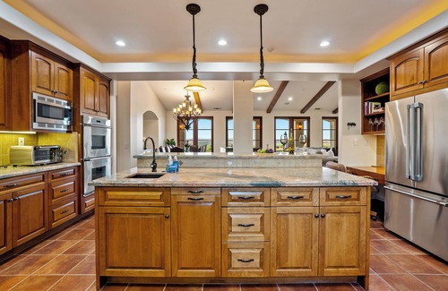 Templeton House | Krisyn Vineyards - Hilltop Views, Pool and Spa