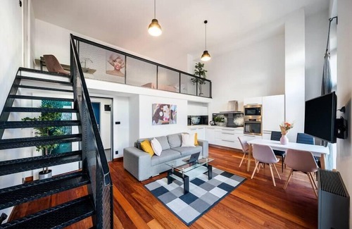Karlin Apartment | Křižíkova loft with 3 bedrooms and parking