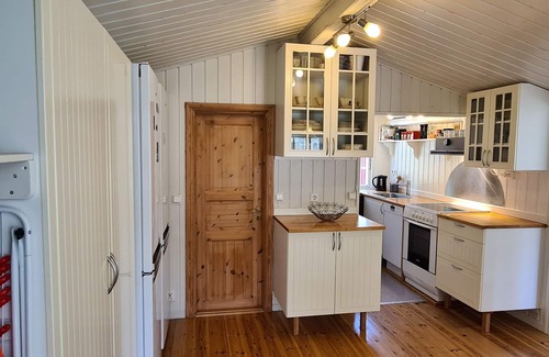 Knared House | Krokån hus - vacation in the countryside and on your own riverbank