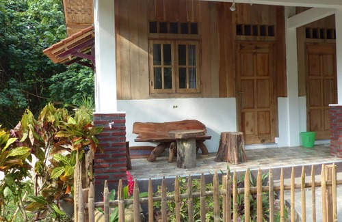 Krui House | Krui Surf Camp Hotel Mutiara Alam Zandino