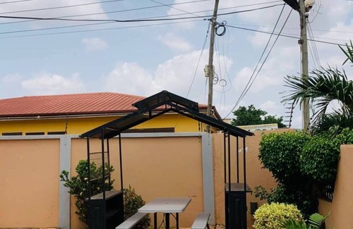 Accra Cabin | Kshoes lodge (Standard Room)