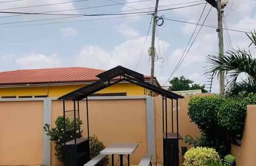 Accra Cabin | Kshoes lodge (Executive Room)