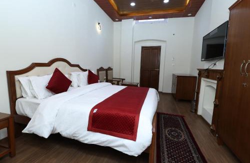 West Mere Hotel | KSTDC Hotel Mayura Royal Heritage-Ooty