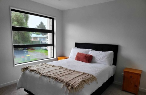 Manurewa House | KTC modern, sleek and cozy house.