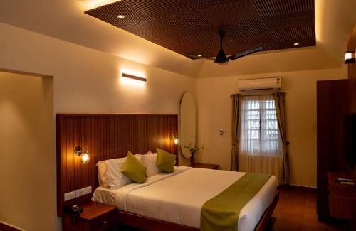 Thanneermukkom Resort | KTDC Kumarakom Gateway Resort